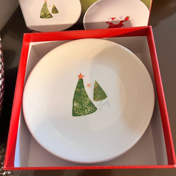 NEW Pier 1 Imports 4 Holiday Appetizer Plates. Christmas Party Limited Edition - Picture 4 of 7